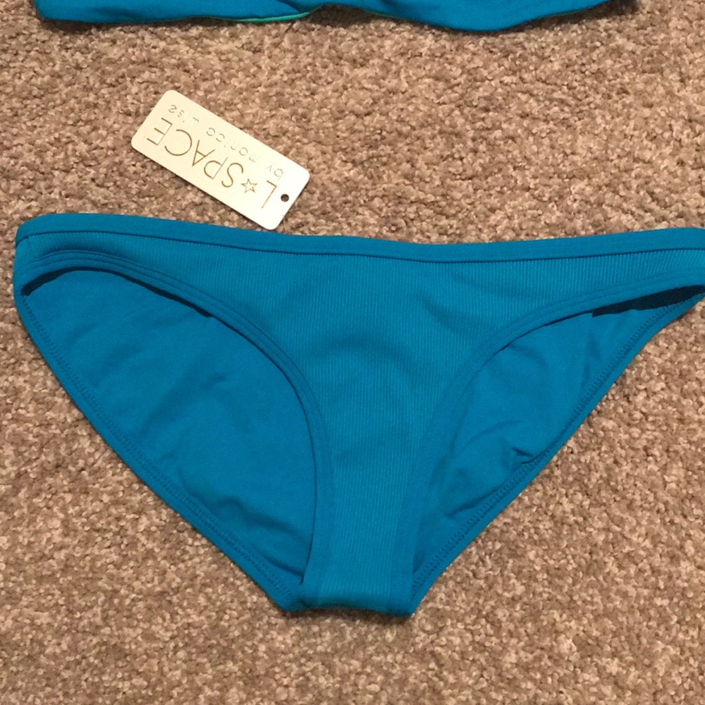 L*Space jojo bikini top & cosmo bottom - Picture 4 of 8